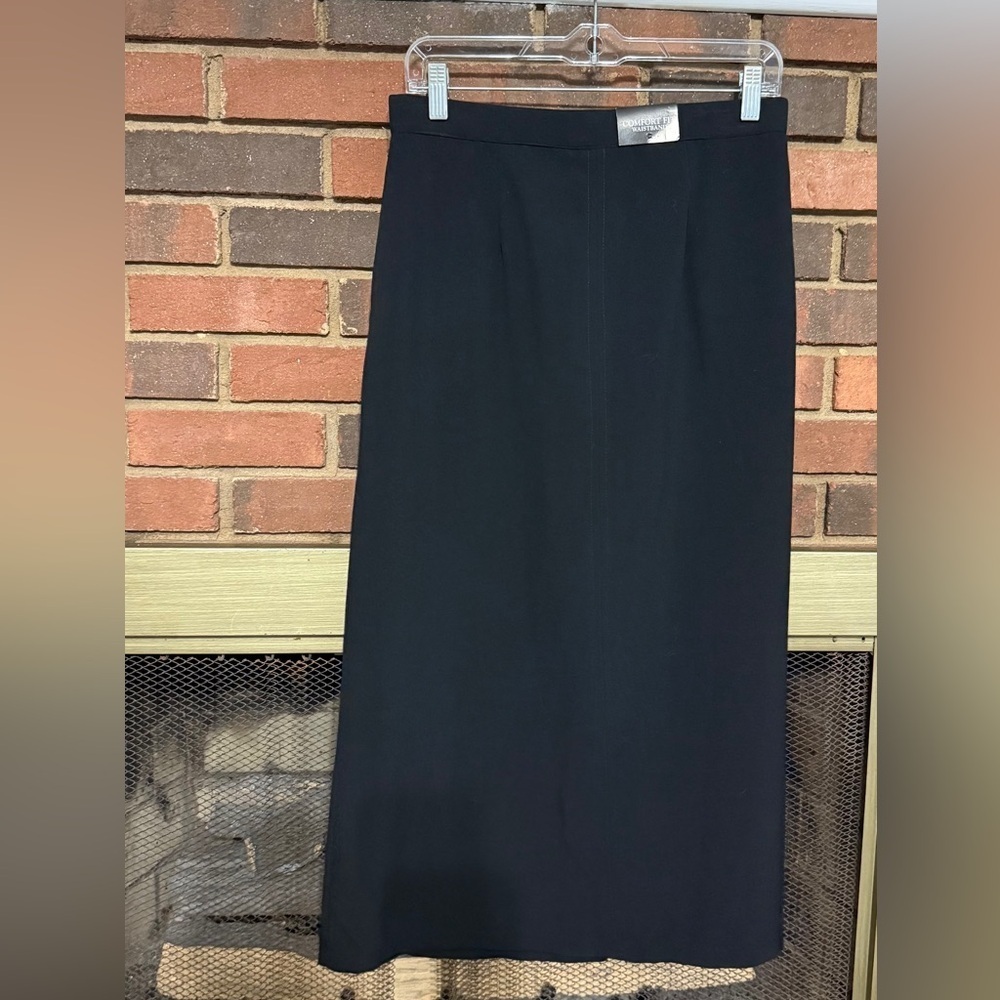 NEW  Jara black stretch skirt size 10